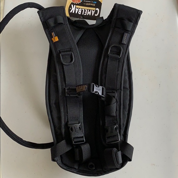 Camelbak Maximum Gear Stealth 2.1L - Picture 4 of 4